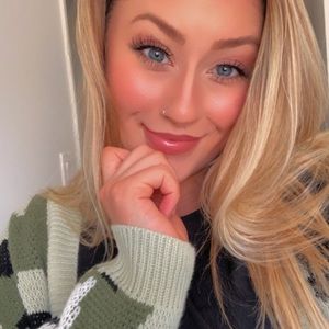 Meet your Posher, Cristina